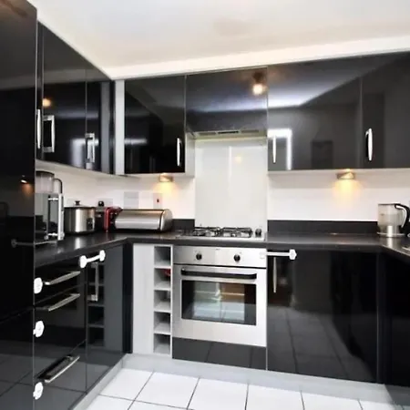 Elegant, Spacious 2Bed In Crystal Palace, Лондон Экстерьер фото
