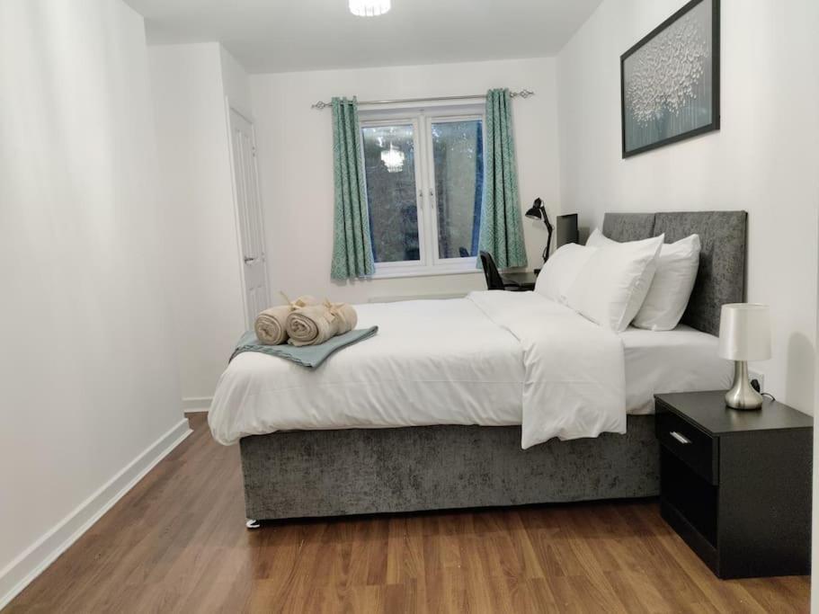 Elegant, Spacious 2bed In Crystal Palace, Londra